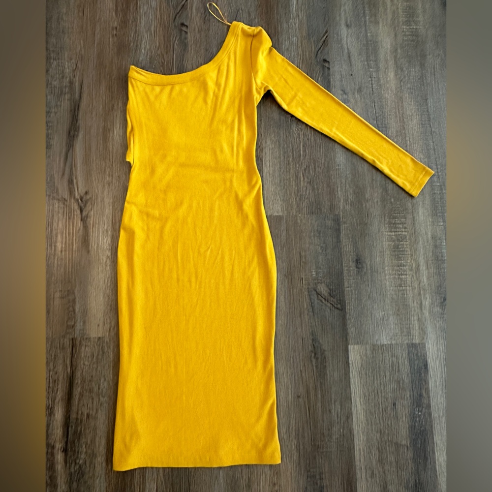 NEW Jluxlabel Vixen One Shoulder - color Mustard